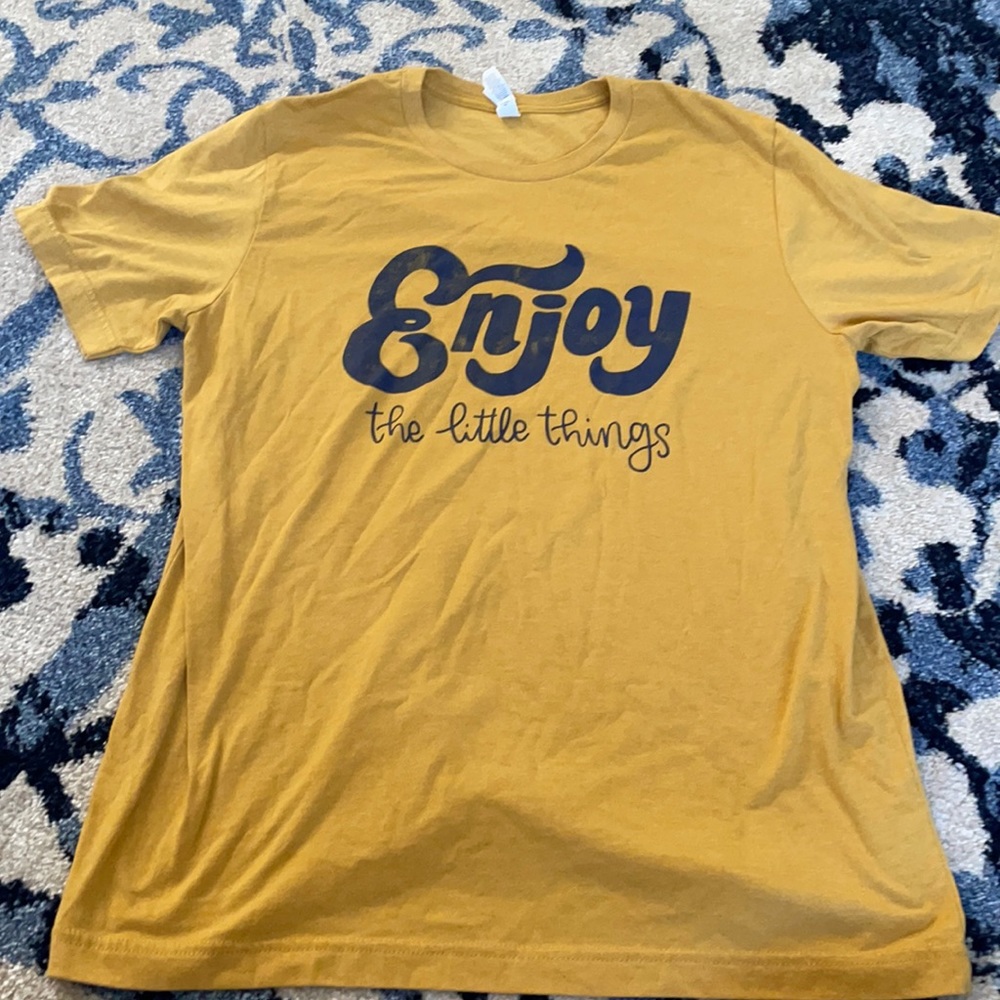 Yellow t shirt
